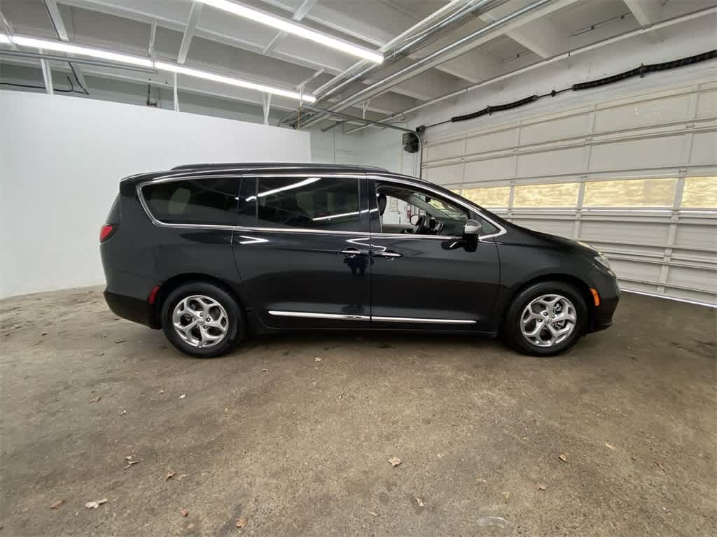 Thumbnail: 2023 Chrysler Pacifica - 7