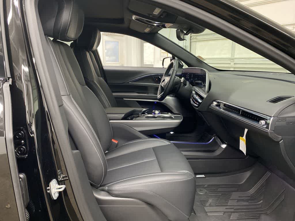 Thumbnail: 2024 Cadillac Lyriq - 19