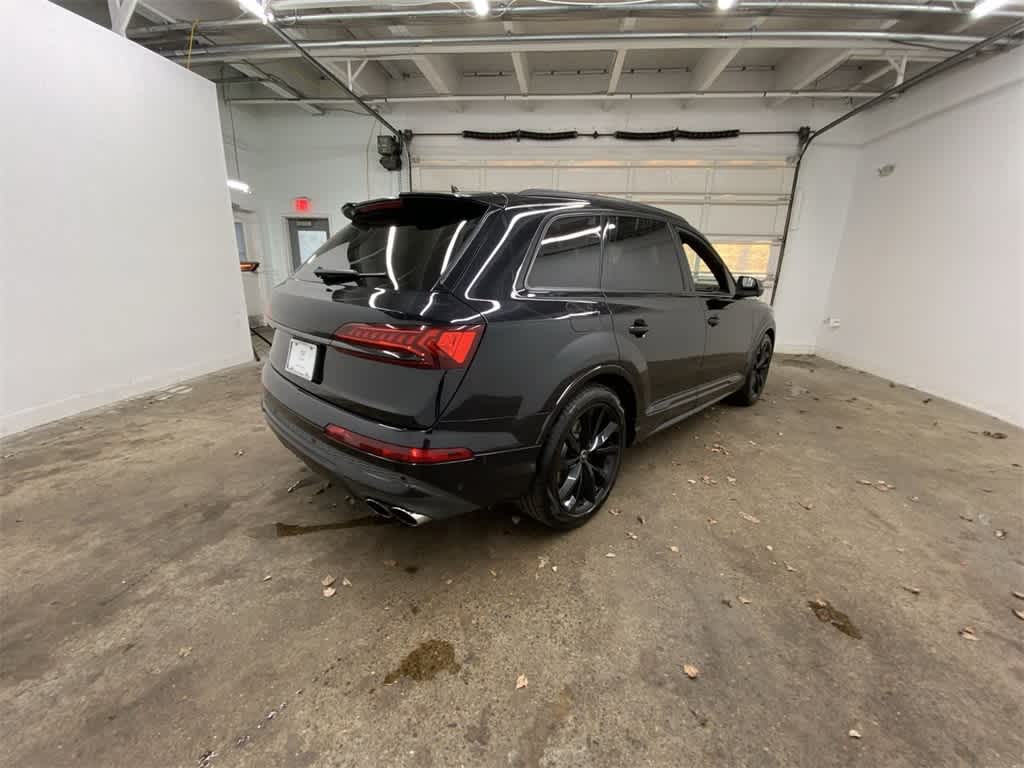 Thumbnail: 2021 Audi SQ7 - 6