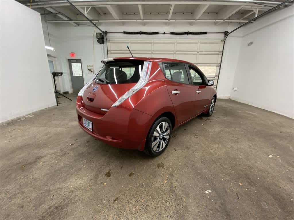 Thumbnail: 2013 Nissan Leaf - 6