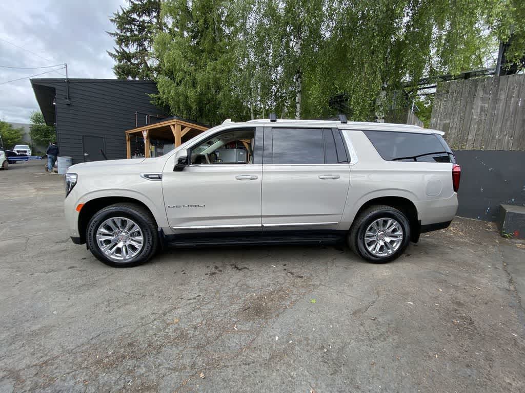 Thumbnail: 2024 GMC Yukon XL - 3