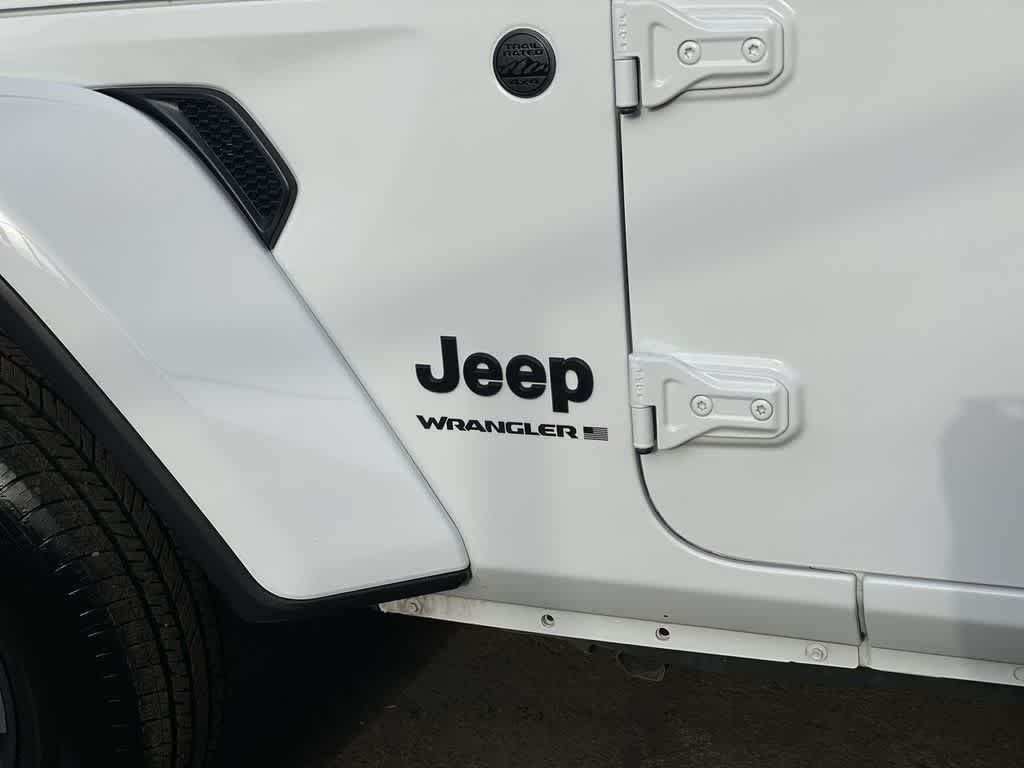 Thumbnail: 2025 Jeep Wrangler - 10