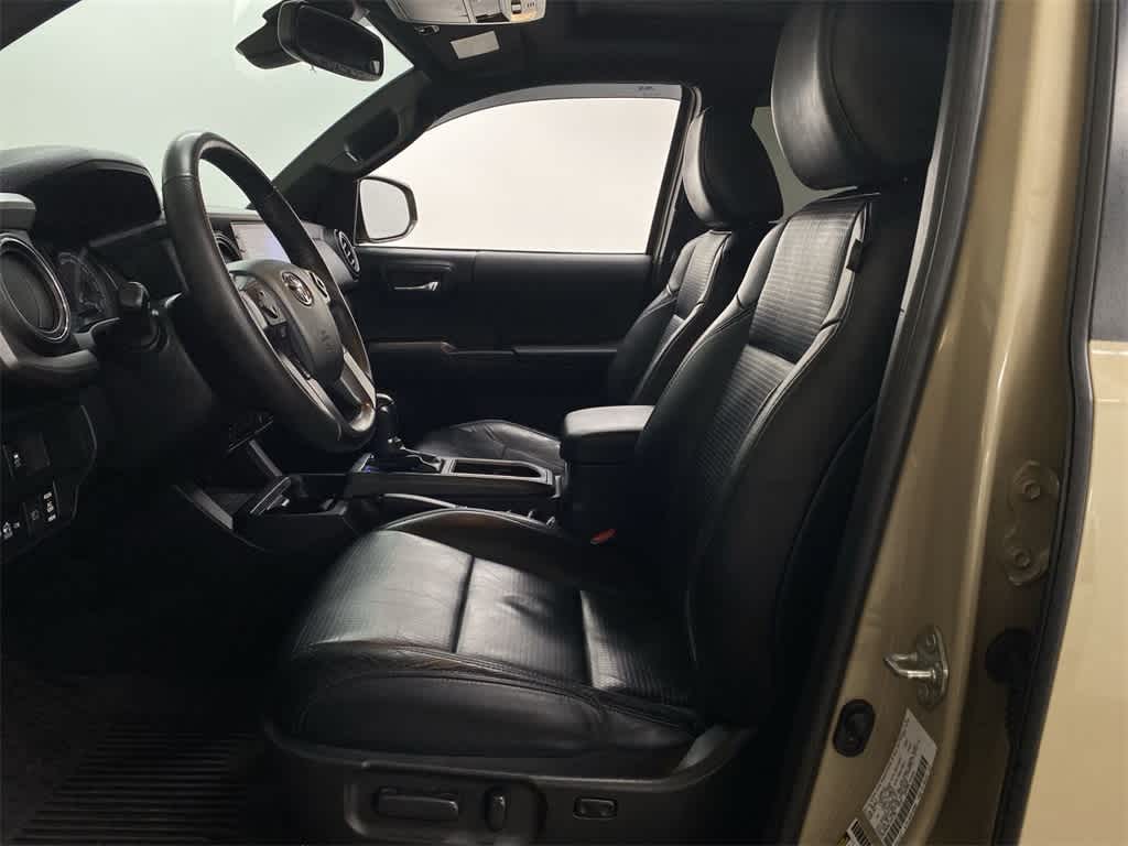 Thumbnail: 2020 Toyota Tacoma - 13