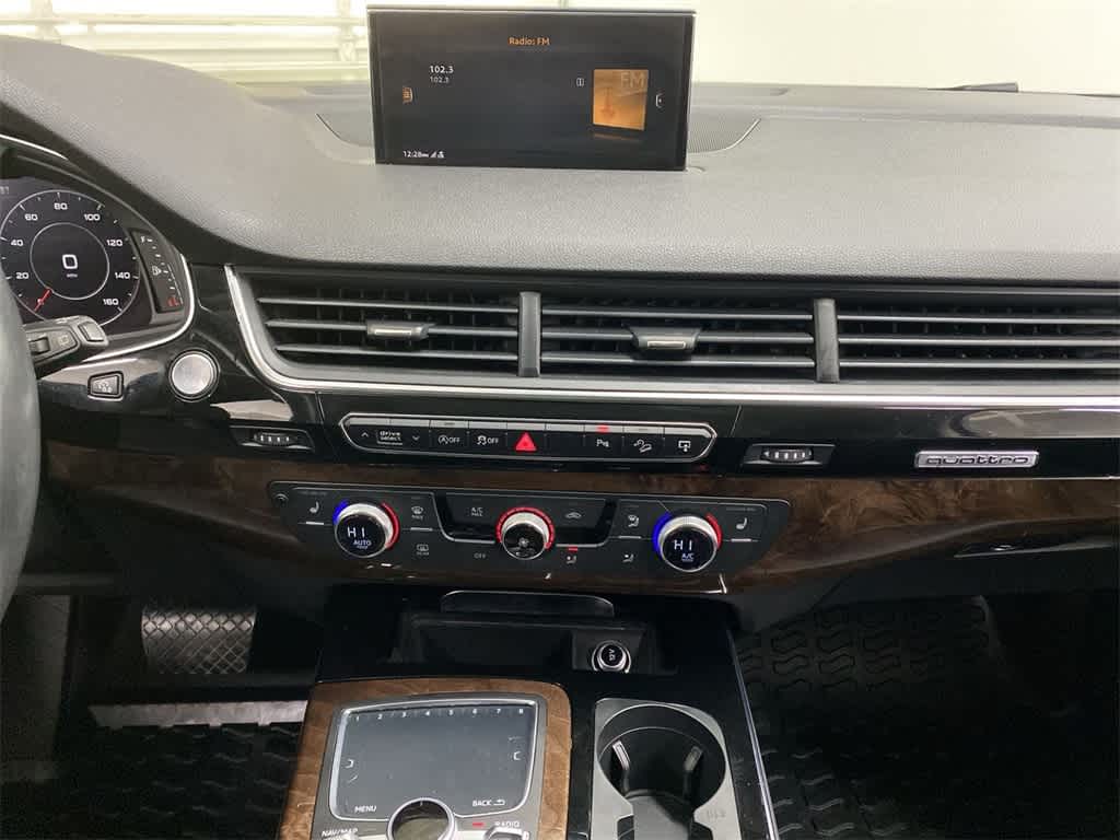 Thumbnail: 2017 Audi Q7 - 24