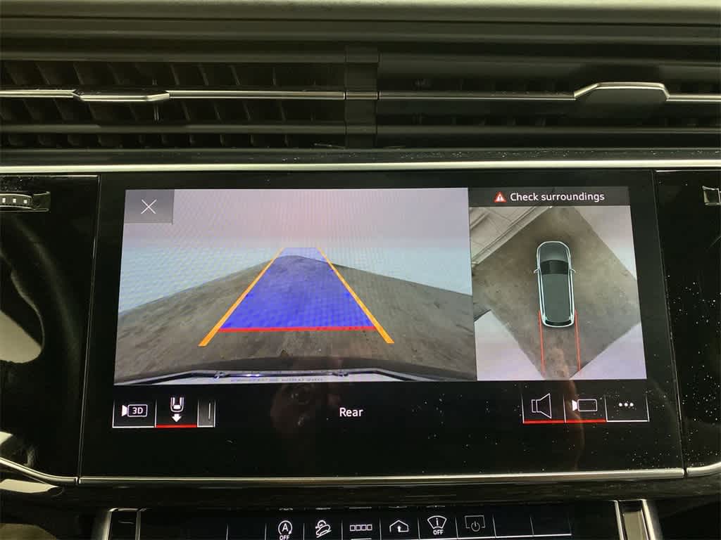 Thumbnail: 2021 Audi SQ7 - 25