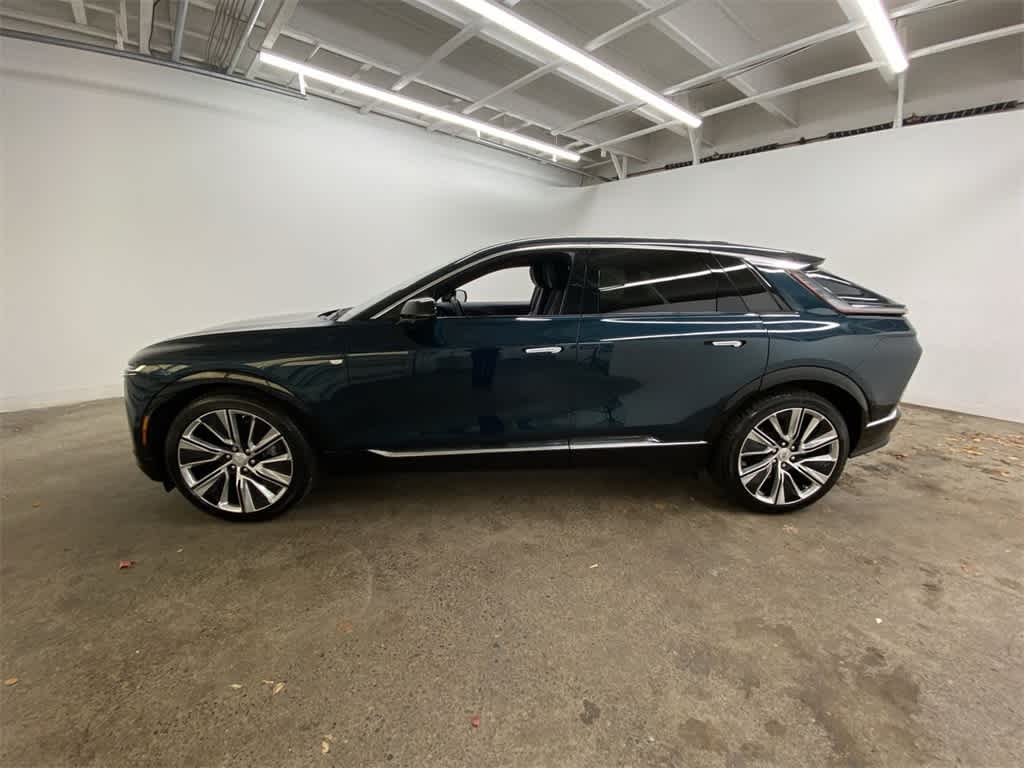 Thumbnail: 2025 Cadillac Lyriq - 3