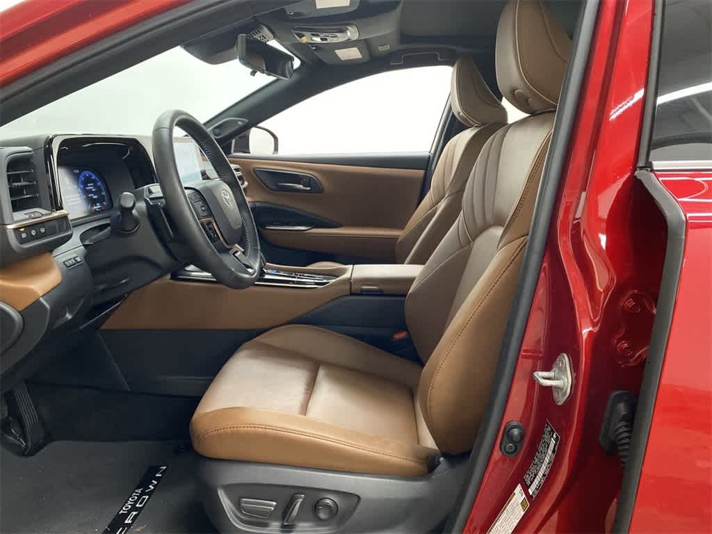 Thumbnail: 2025 Toyota Crown Signia - 14