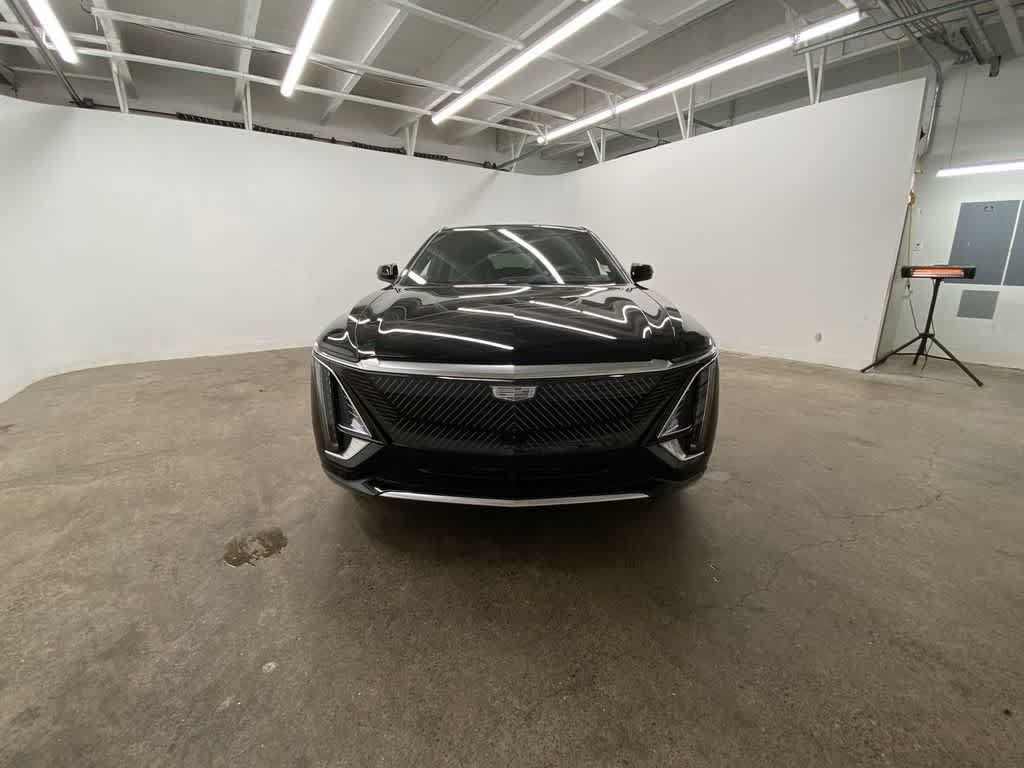 Thumbnail: 2024 Cadillac Lyriq - 9