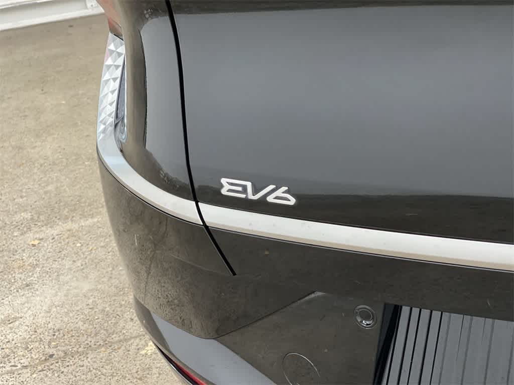 Thumbnail: 2023 Kia EV6 - 10