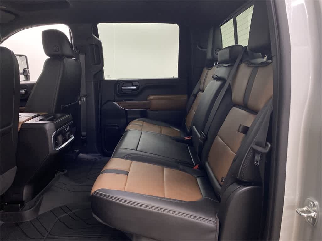 2021 Chevrolet Silverado 3500 High Country 17