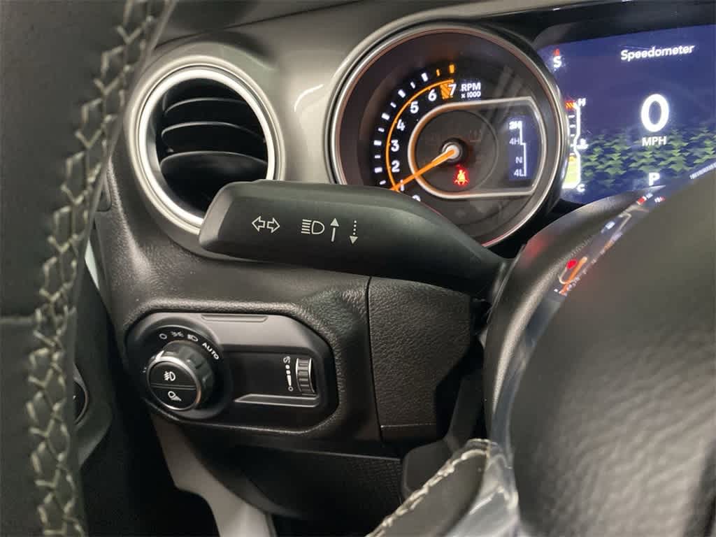 Thumbnail: 2023 Jeep Gladiator - 23