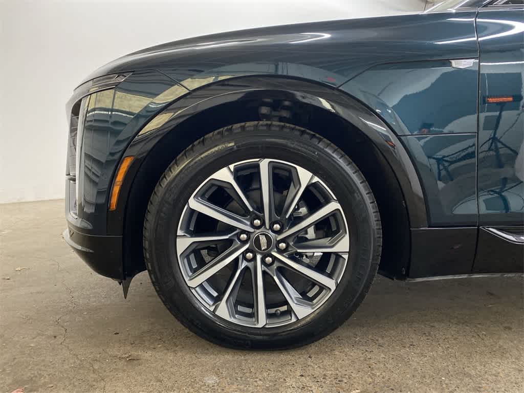 Thumbnail: 2024 Cadillac Lyriq - 12