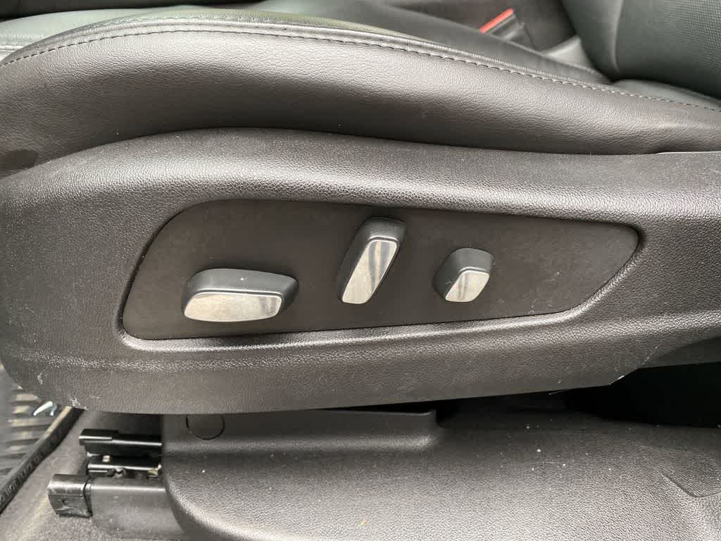 Thumbnail: 2018 Cadillac XT5 - 16