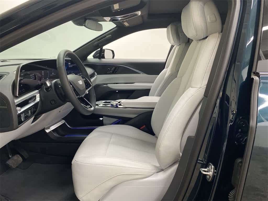 Thumbnail: 2024 Cadillac Lyriq - 15