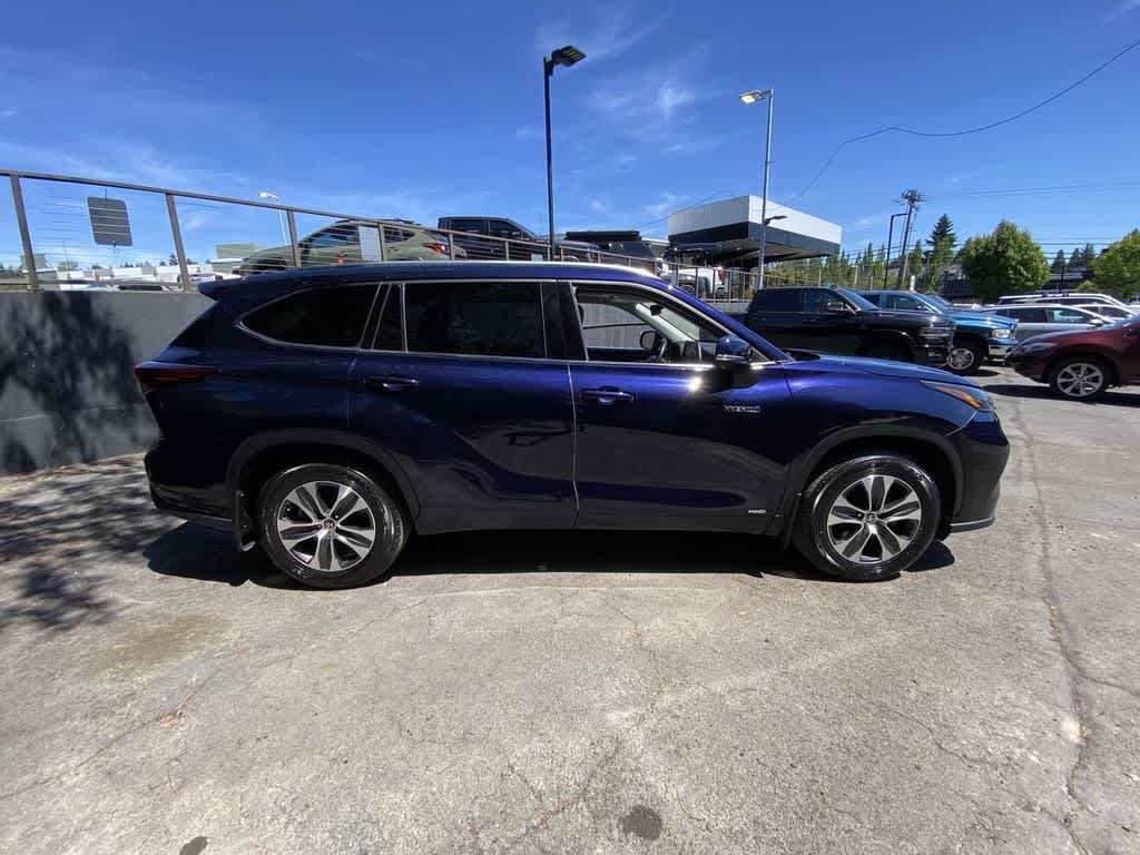 Thumbnail: 2021 Toyota Highlander - 7