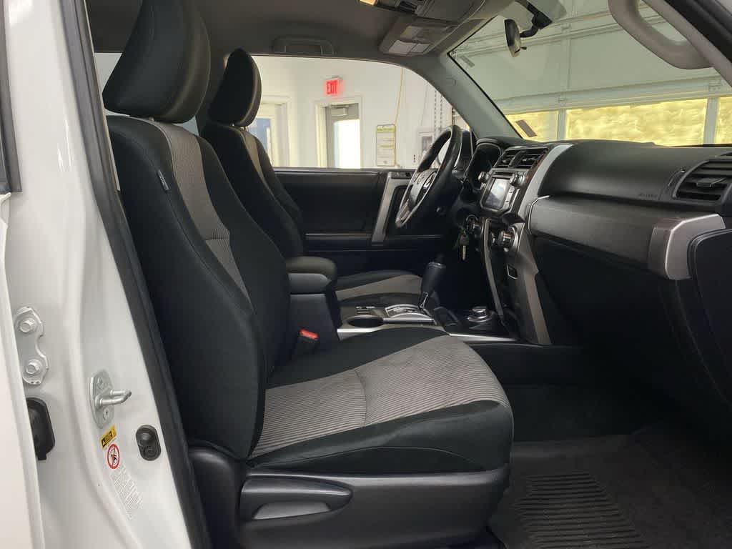 Thumbnail: 2019 Toyota 4Runner - 18