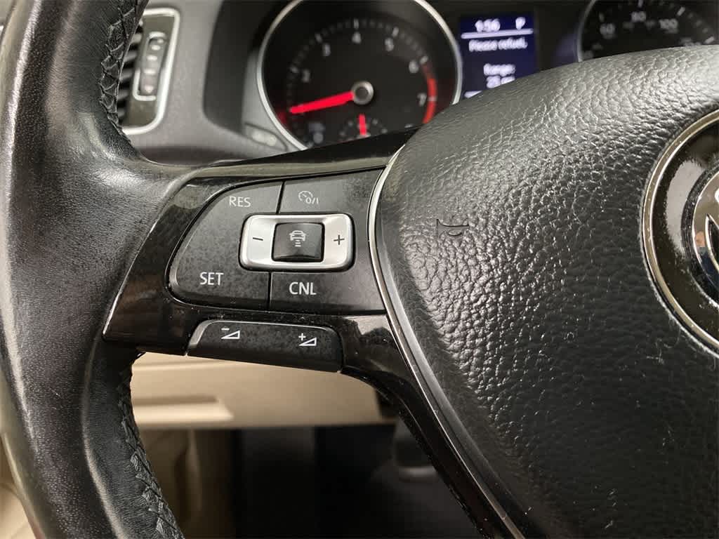 Thumbnail: 2018 Volkswagen Passat - 22