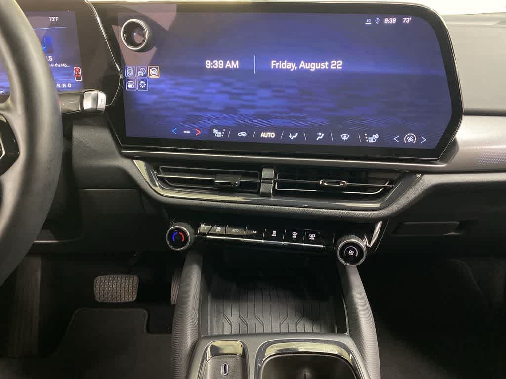 Thumbnail: 2024 Chevrolet Equinox - 25