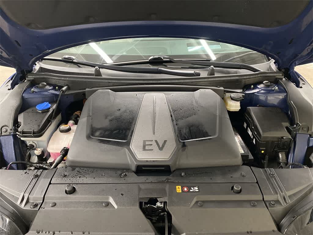 Thumbnail: 2022 Kia EV6 - 13