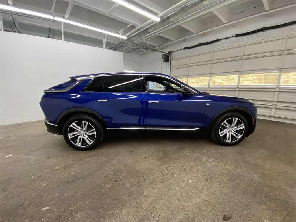 Thumbnail: 2024 Cadillac Lyriq - 7