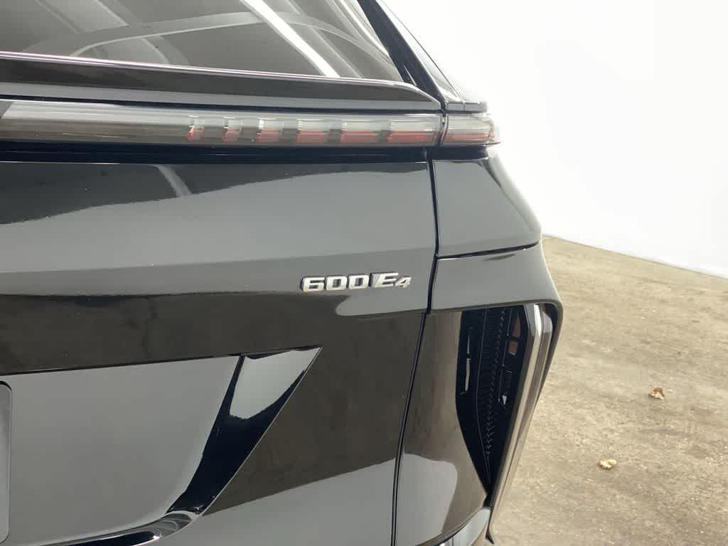 Thumbnail: 2024 Cadillac Lyriq - 11