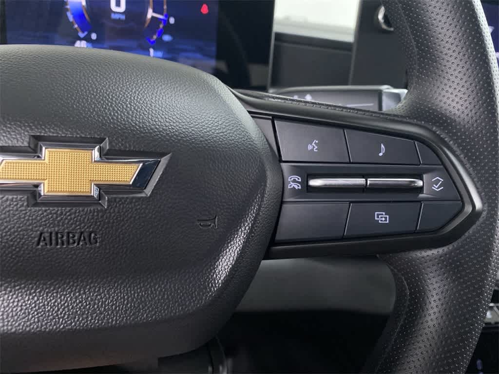 Thumbnail: 2024 Chevrolet Silverado EV - 21