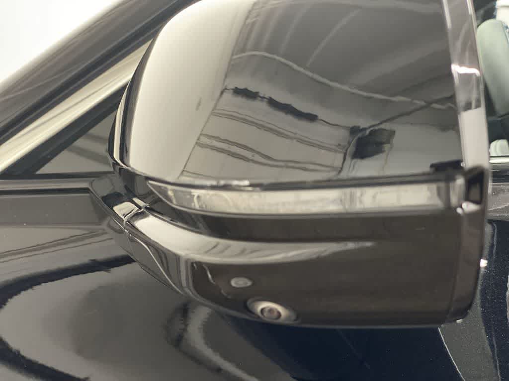 Thumbnail: 2024 Cadillac Lyriq - 32