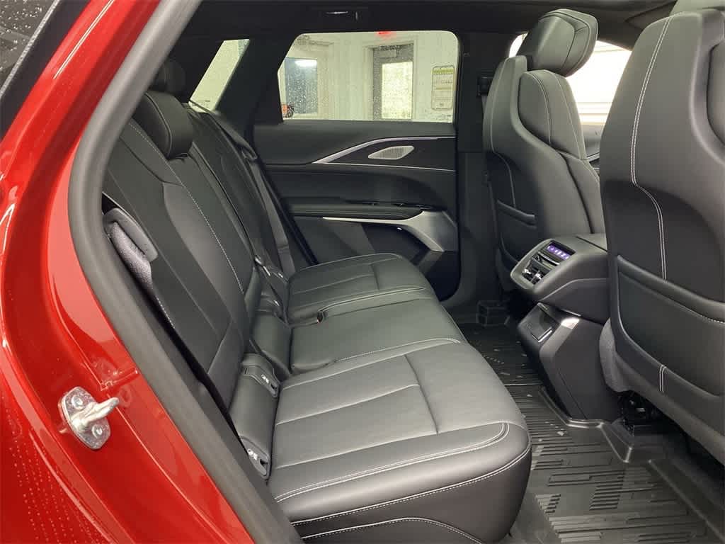 Thumbnail: 2025 Cadillac Lyriq - 19