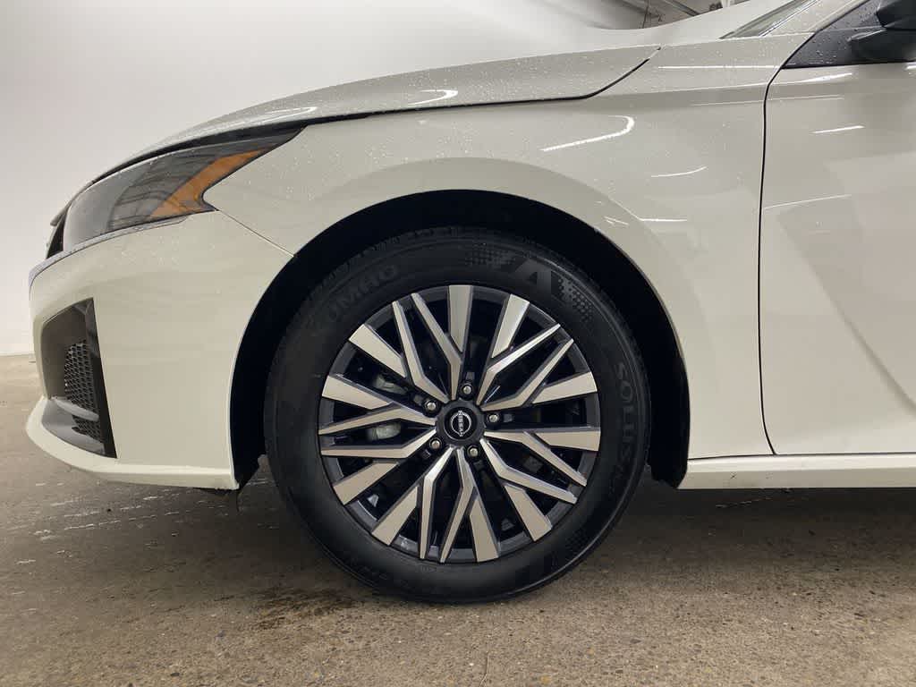 Thumbnail: 2025 Nissan Altima - 11