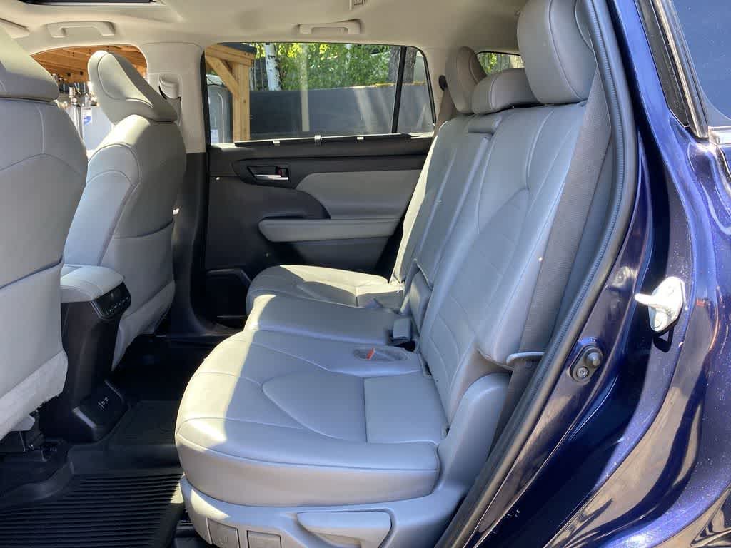 Thumbnail: 2021 Toyota Highlander - 17