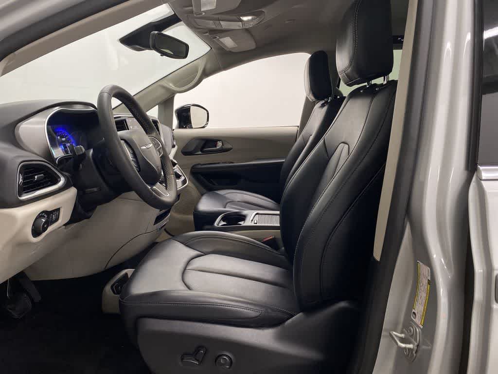 Thumbnail: 2024 Chrysler Pacifica - 13