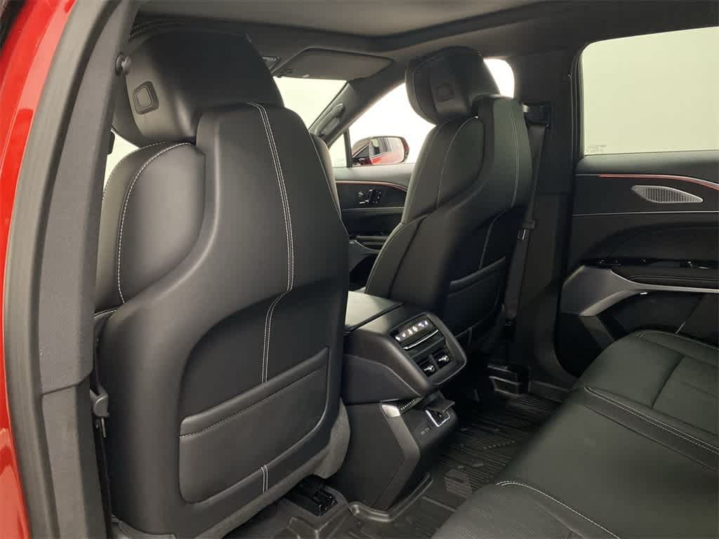 Thumbnail: 2025 Cadillac Lyriq - 16