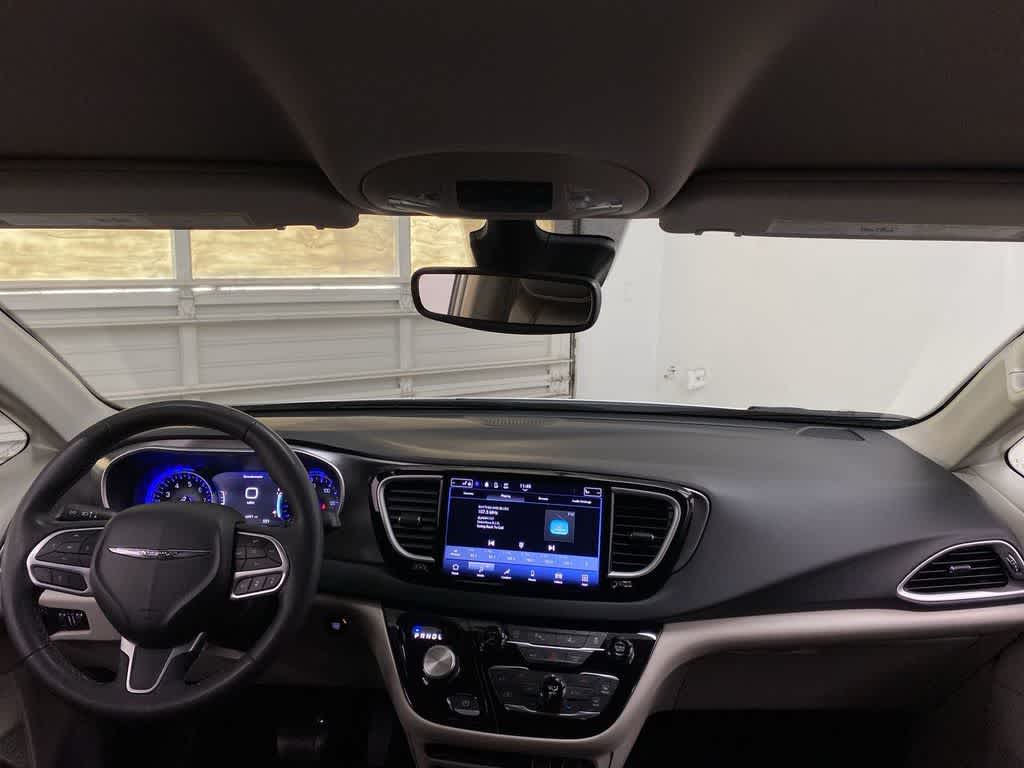 Thumbnail: 2023 Chrysler Pacifica - 11