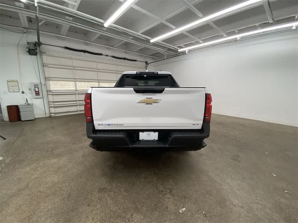 Thumbnail: 2024 Chevrolet Silverado EV - 5