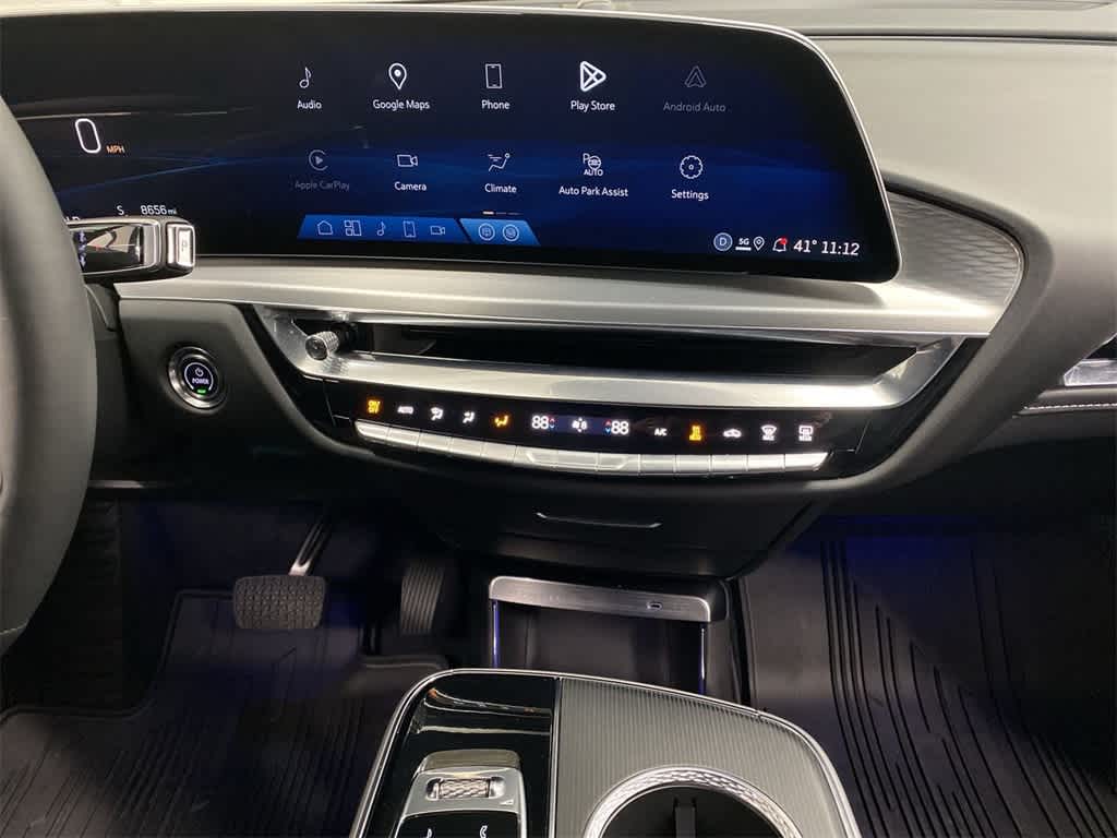 Thumbnail: 2024 Cadillac Lyriq - 25