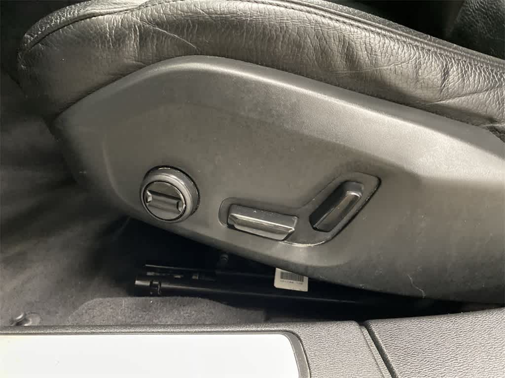 Thumbnail: 2024 Volvo S60 - 15