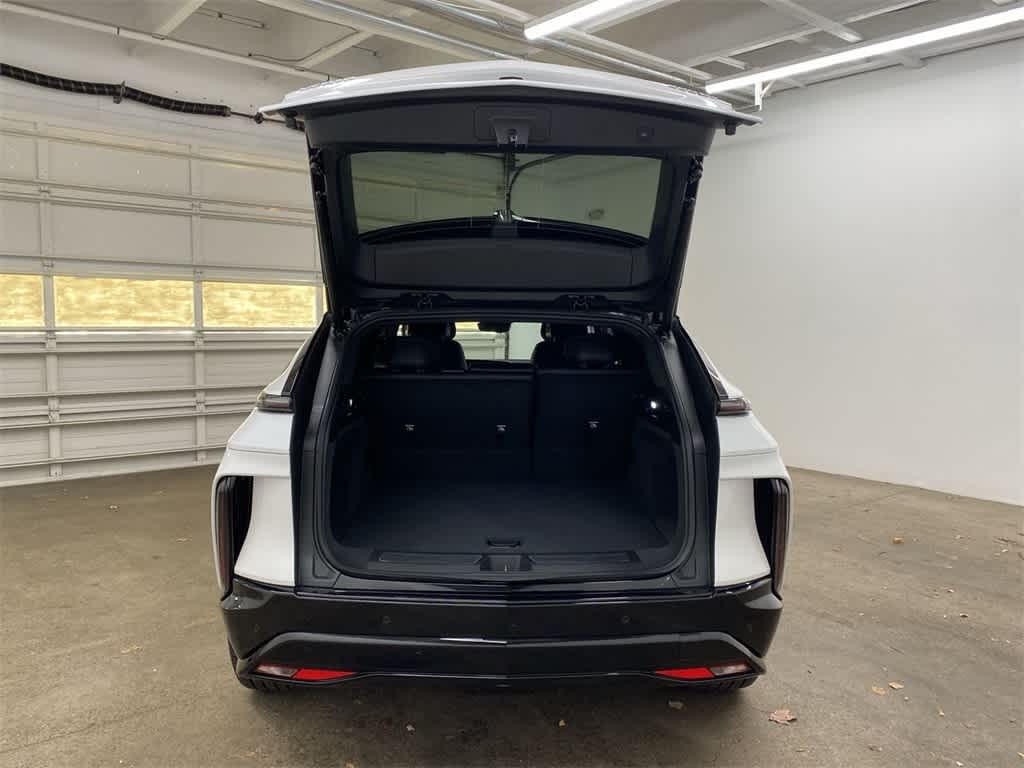 Thumbnail: 2025 Cadillac Lyriq - 28