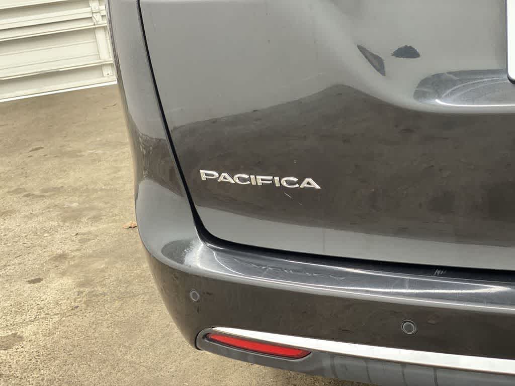 Thumbnail: 2023 Chrysler Pacifica - 10