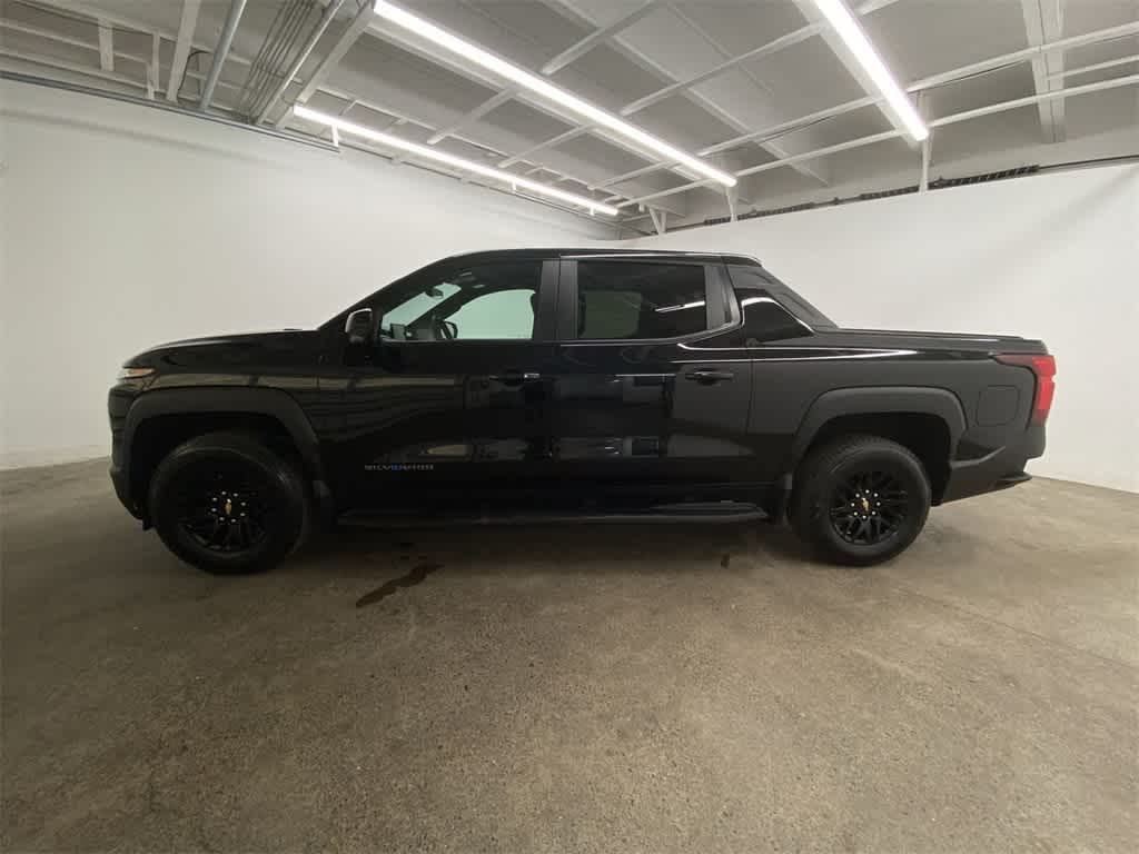 Thumbnail: 2024 Chevrolet Silverado EV - 3