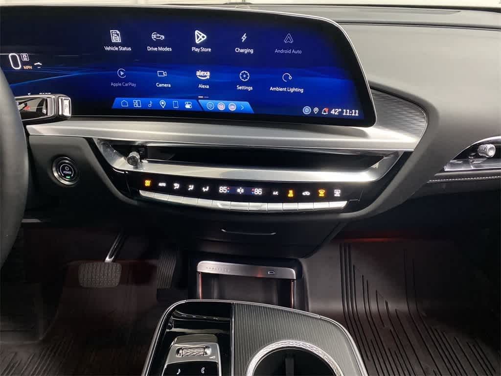 Thumbnail: 2025 Cadillac Lyriq - 24