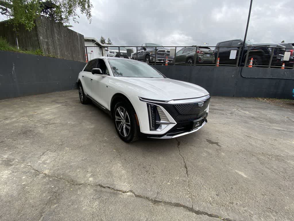 Thumbnail: 2025 Cadillac Lyriq - 8