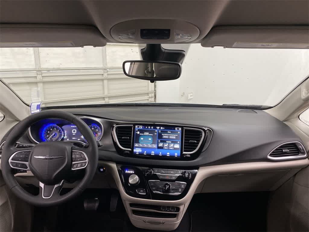 Thumbnail: 2024 Chrysler Pacifica - 12