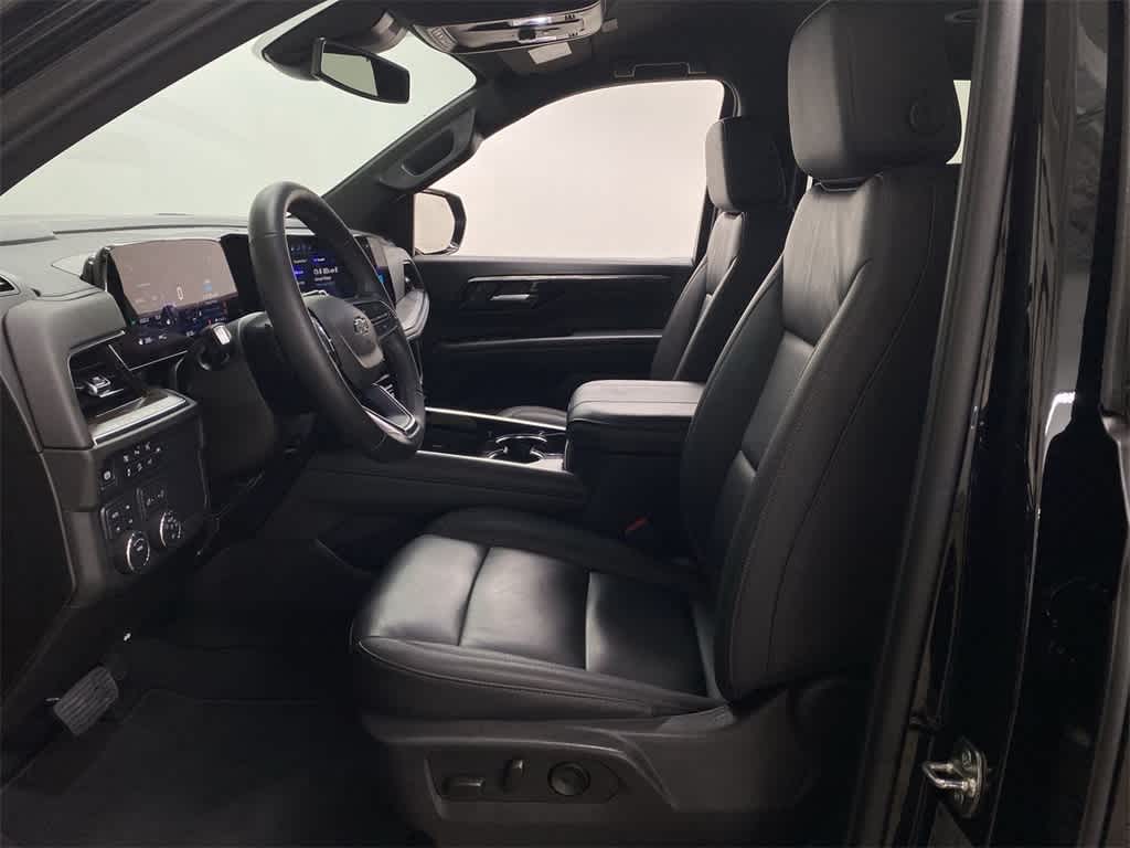 Thumbnail: 2025 Chevrolet Suburban - 14