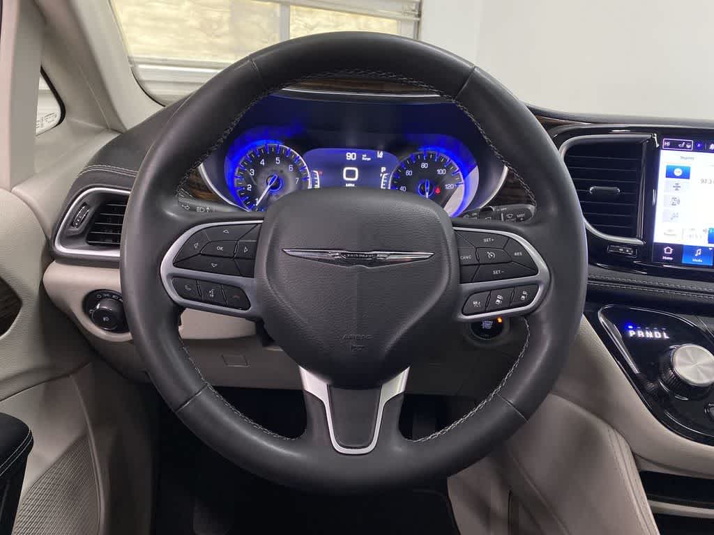 Thumbnail: 2023 Chrysler Pacifica - 20