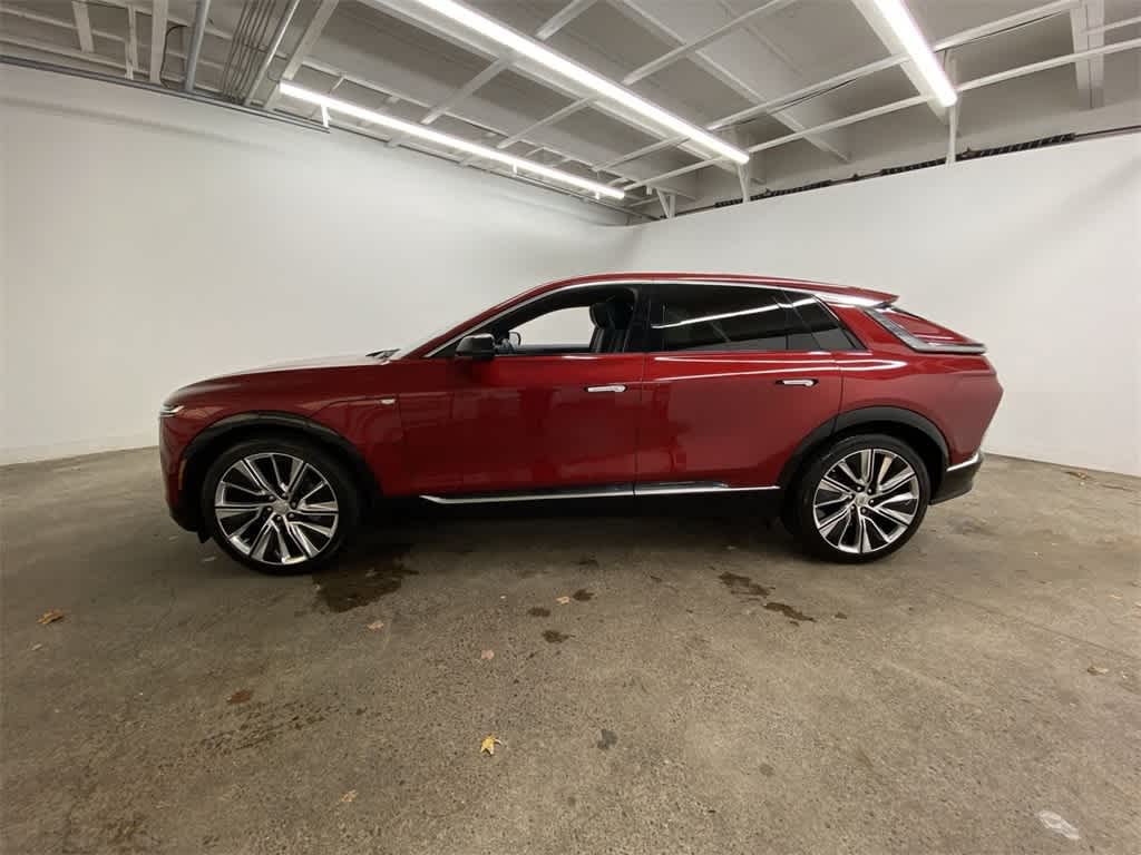 Thumbnail: 2025 Cadillac Lyriq - 3