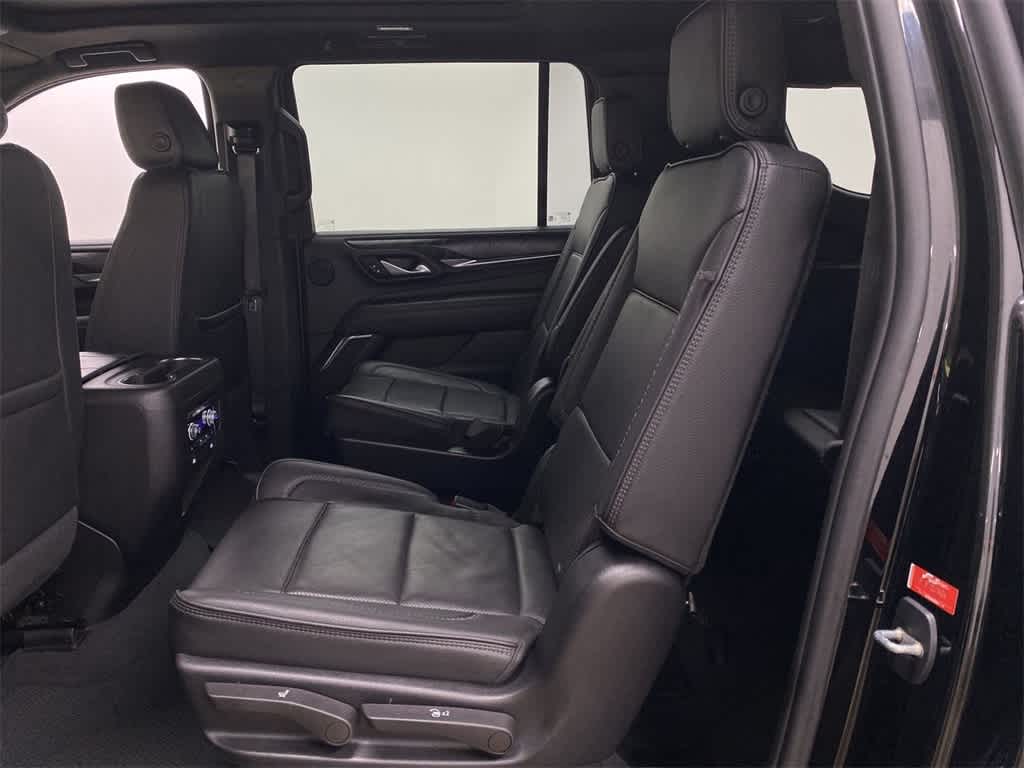 Thumbnail: 2022 GMC Yukon XL - 16