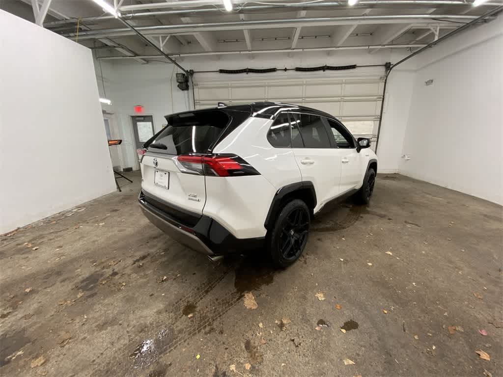 Thumbnail: 2020 Toyota RAV4 - 6