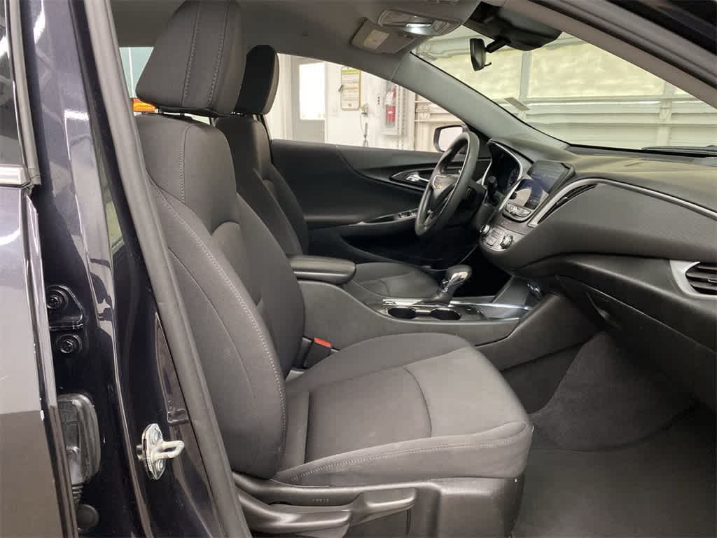 Thumbnail: 2023 Chevrolet Malibu - 18