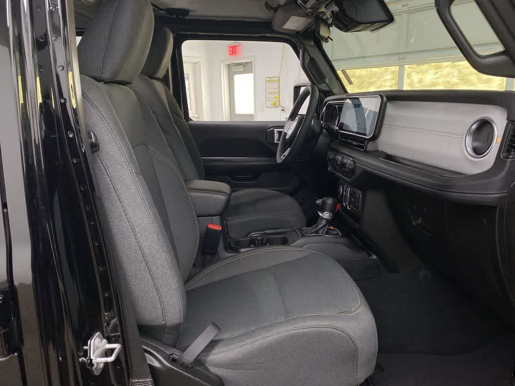 Thumbnail: 2025 Jeep Wrangler - 18