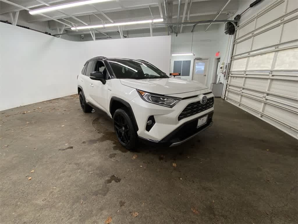 Thumbnail: 2020 Toyota RAV4 - 8